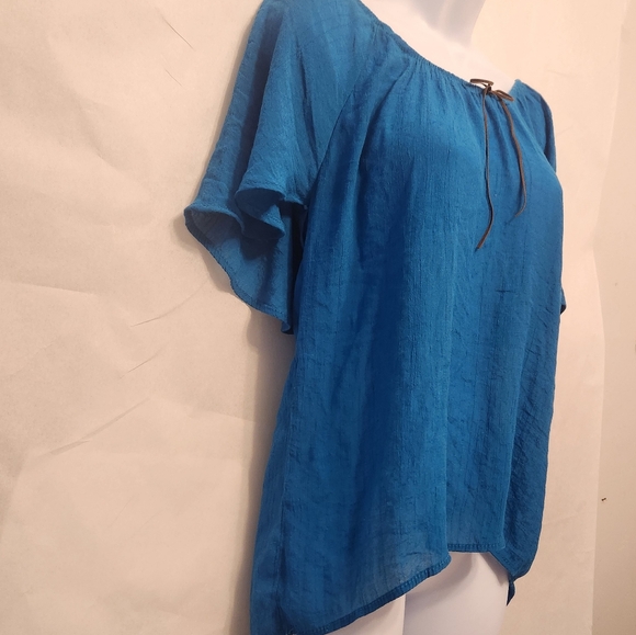 Women's Teal Blouse - Picture 2 of 8